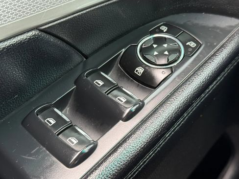Used 2016 Ford Explorer XLT AWD/4WD image 24