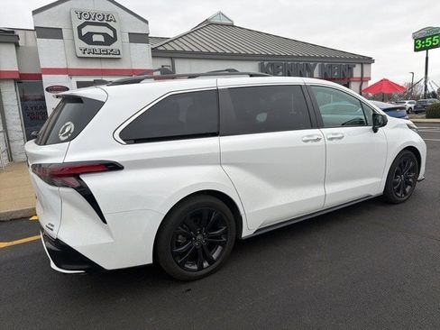Certified 2023 Toyota Sienna XSE w/ XSE Plus Package image 16