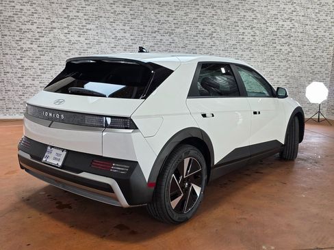 New 2026 Hyundai Ioniq 5 SEL image 8