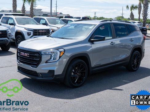 Used 2023 GMC Terrain SLE w/ Driver Convenience Package FWD image 7
