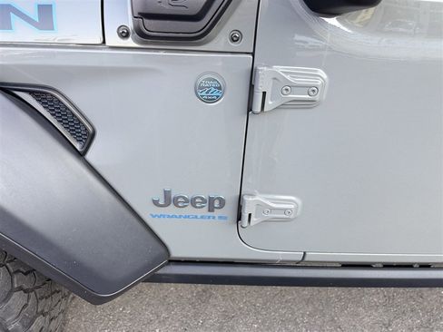 Used 2023 Jeep Wrangler Unlimited Rubicon 4xe w/ Steel Bumper Group image 27