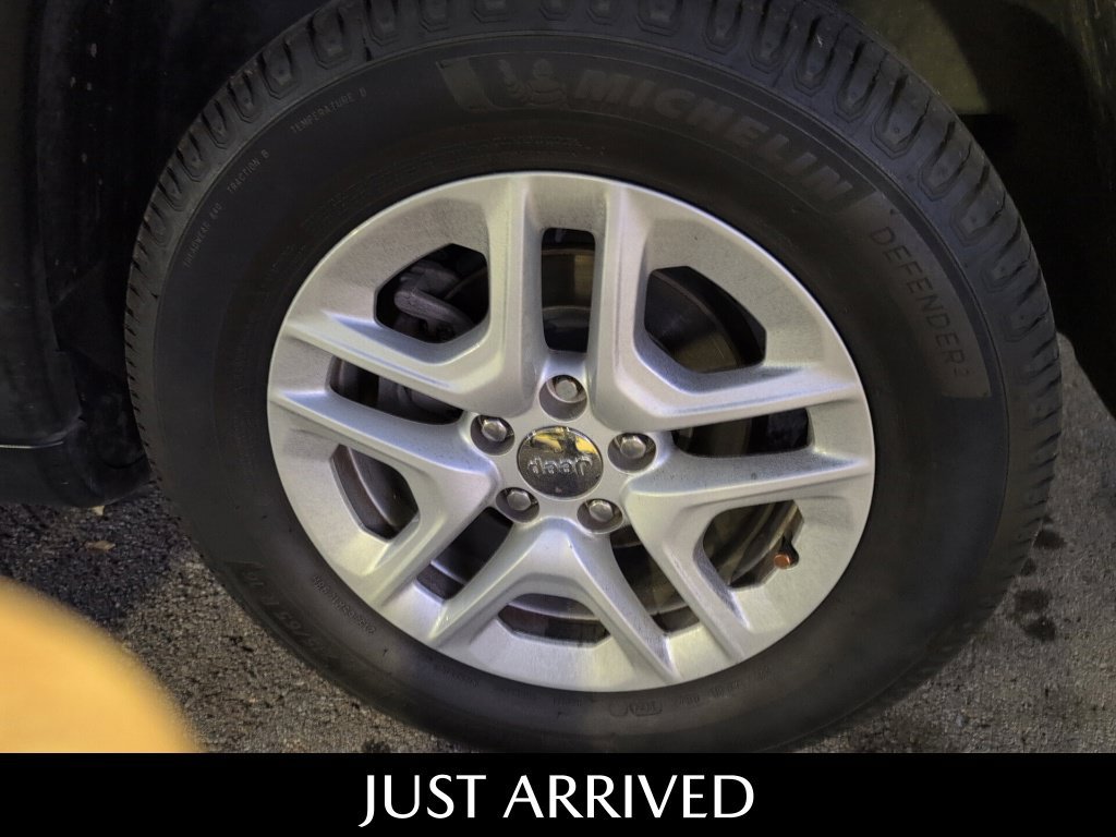 Used 2019 Jeep Compass Sport w/ Tech Group FWD image 9