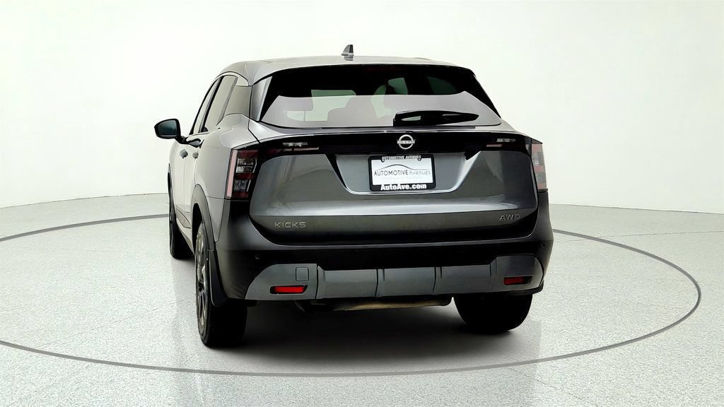 Used 2025 Nissan Kicks SV AWD/4WD image 6