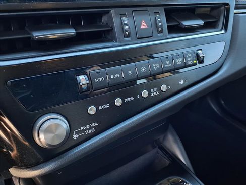 Used 2023 Lexus ES 350 image 22