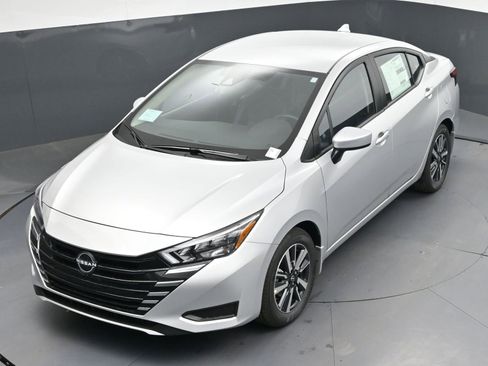 New 2025 Nissan Versa SV w/ Trunk Package FWD image 27