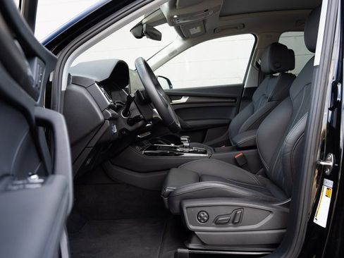 Certified 2025 Audi Q5 2.0T Premium Plus image 18