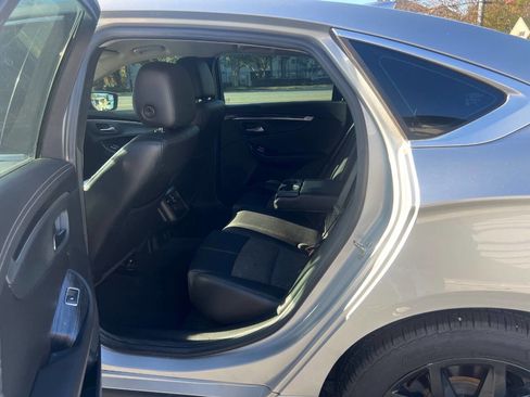 Used 2017 Chevrolet Impala LT image 24