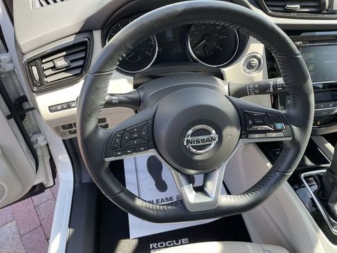 Used 2022 Nissan Rogue Sport SL image 11
