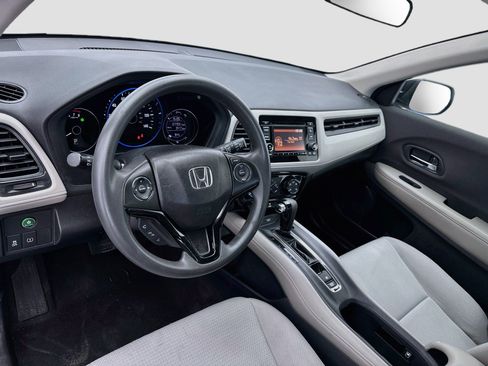 Used 2019 Honda HR-V LX image 7