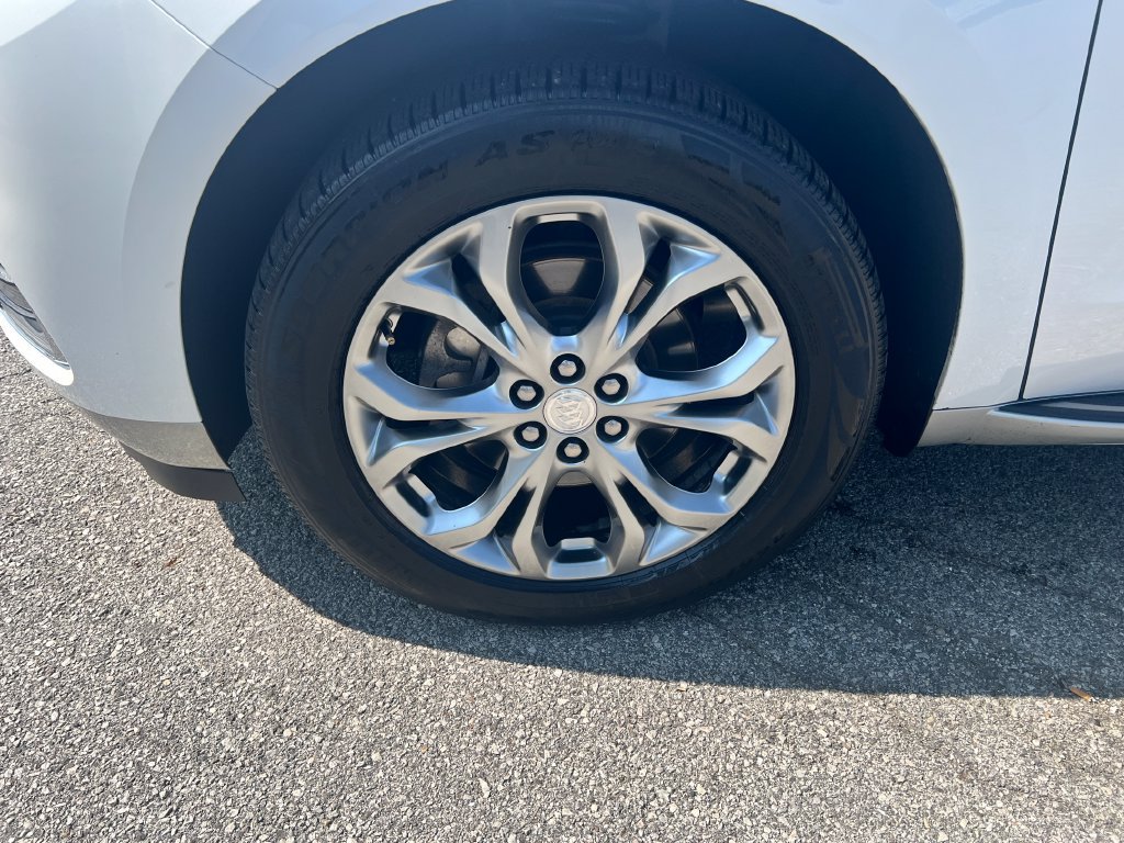 Used 2018 Buick Enclave Avenir w/ Avenir Technology Package AWD/4WD image 14