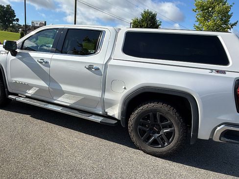 Used 2021 GMC Sierra 1500 SLT w/ SLT Premium Plus Package AWD/4WD image 10
