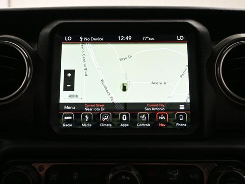 Used 2018 Jeep Wrangler Unlimited Sahara AWD/4WD image 30