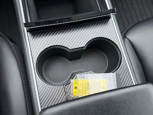 Used 2021 Tesla Model Y Long Range image 24