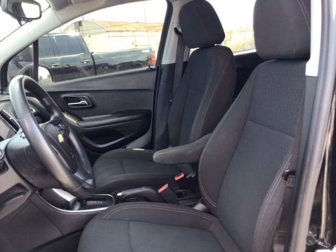 Used 2021 Chevrolet Trax LS w/ Tint and Cruise Package image 7