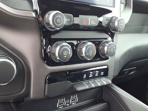 New 2026 RAM 1500 Express AWD/4WD image 9