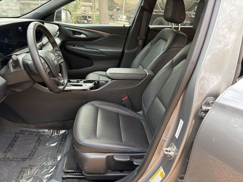 Used 2025 Buick Envista Sport Touring image 34