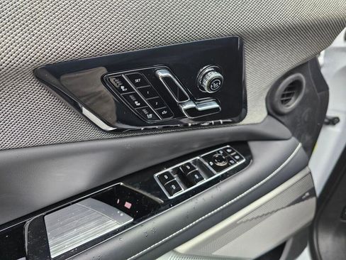 New 2026 Cadillac Optiq Luxury 2 image 29