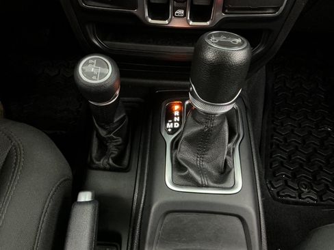 Used 2019 Jeep Wrangler Unlimited Sport S AWD/4WD image 37