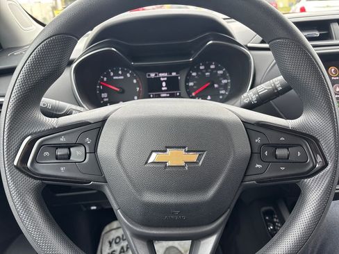 Used 2023 Chevrolet TrailBlazer LT FWD image 34