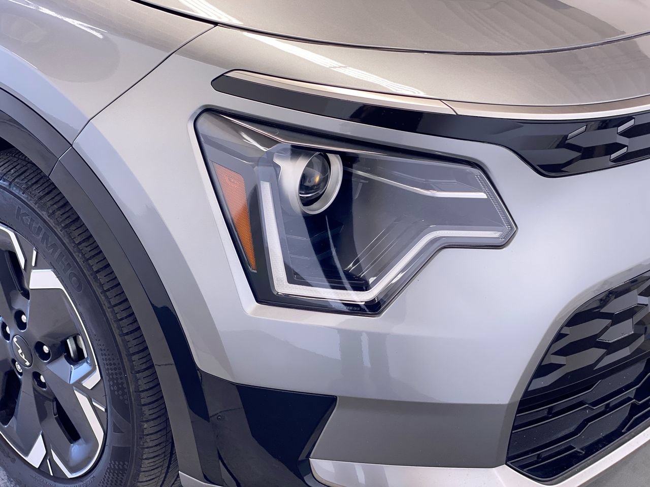 Certified 2024 Kia Niro Wind FWD image 11