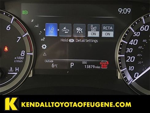 Used 2025 Toyota Highlander XLE image 12