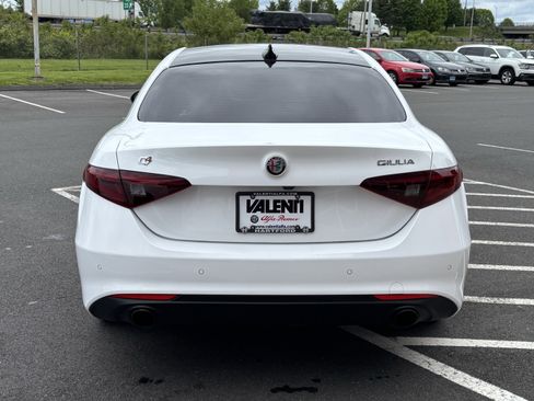 Used 2022 Alfa Romeo Giulia Ti AWD/4WD image 8