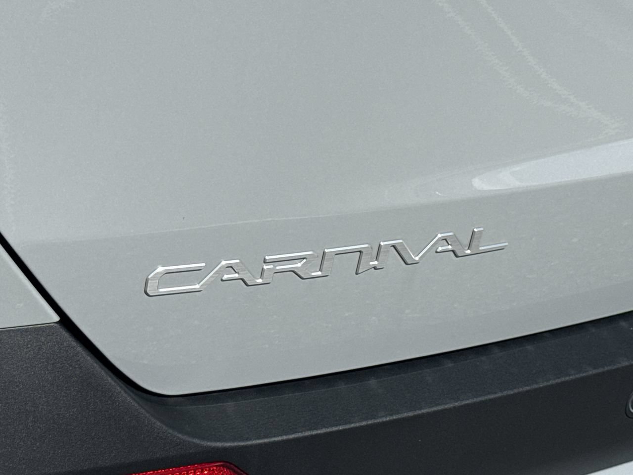 New 2027 Kia Carnival LX FWD image 5