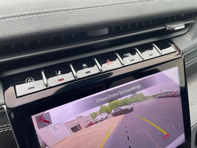 Used 2025 Jeep Grand Cherokee L Limited RWD image 14