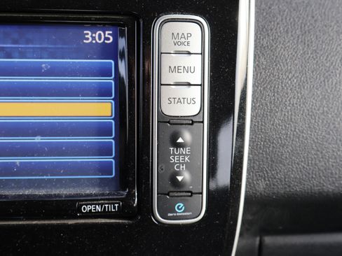 Used 2015 Nissan Leaf SL w/ Premium Package image 26