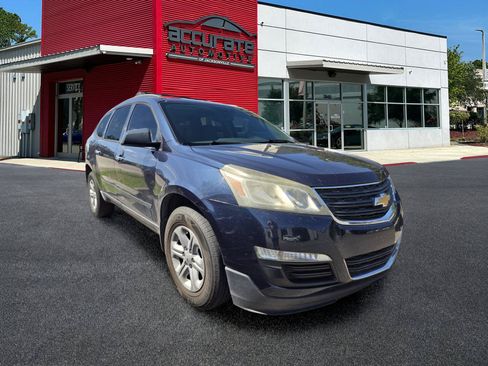 Used 2016 Chevrolet Traverse LS FWD image 2