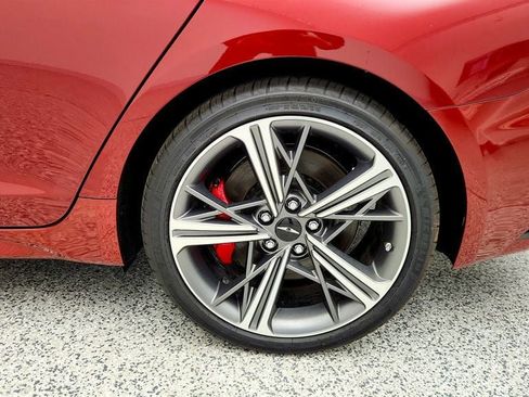 Used 2025 Genesis G70 2.5T w/ Sport Prestige Package image 9