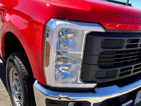 New 2026 Ford F250 XL w/ XL Chrome Package image 13