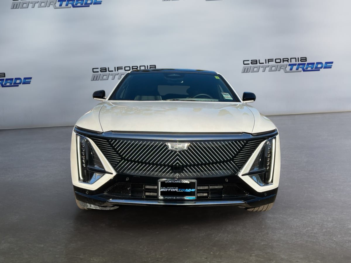 Used 2024 Cadillac Lyriq Tech RWD image 2