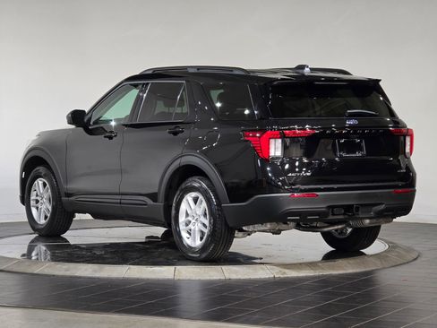 New 2026 Ford Explorer Active AWD/4WD image 7