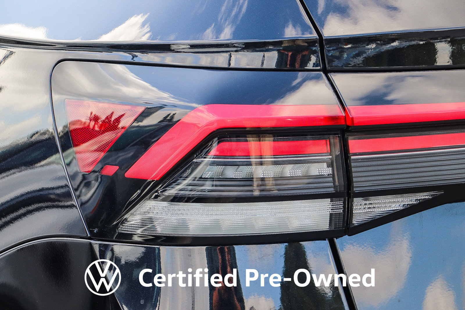 Used 2025 Volkswagen Taos SE FWD image 10