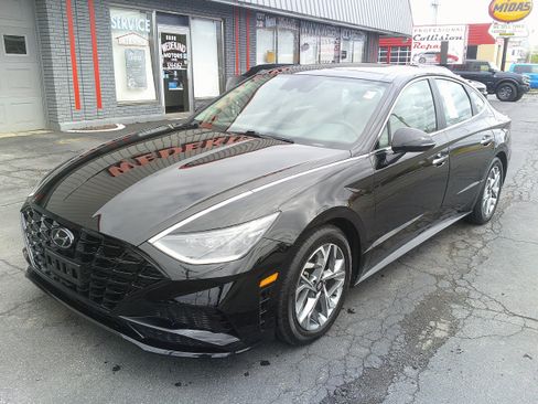 Used 2023 Hyundai Sonata SEL w/ Convenience Package FWD image 12