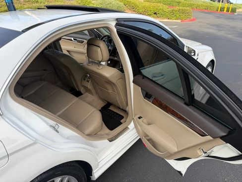Used 2013 Mercedes-Benz C 250 Sedan image 19