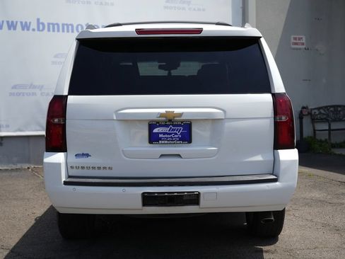 Used 2018 Chevrolet Suburban LT w/ LT Signature Package RWD image 6