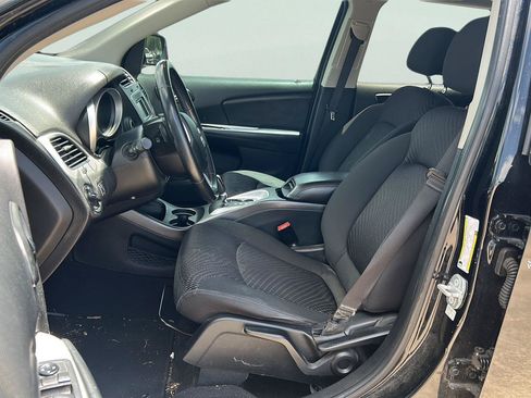 Used 2018 Dodge Journey SE w/ Popular Equipment Group FWD image 8