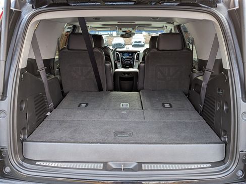 Used 2019 Cadillac Escalade Luxury image 36