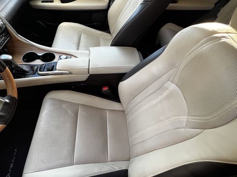 Used 2018 Lexus RX 350L image 16