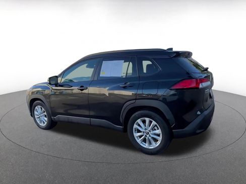 Used 2025 Toyota Corolla Cross LE image 10
