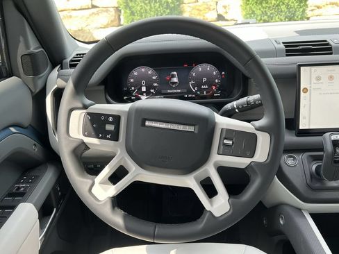 Certified 2025 Land Rover Defender 110 S AWD/4WD image 21