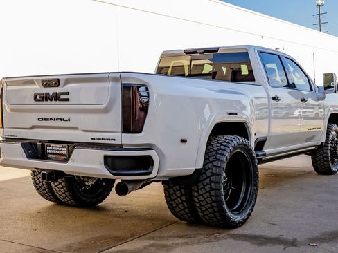 Used 2026 GMC Sierra 3500 Denali Ultimate w/ LPO, Black Badging Package image 10