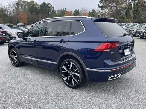 Used 2022 Volkswagen Tiguan SEL R-Line image 4