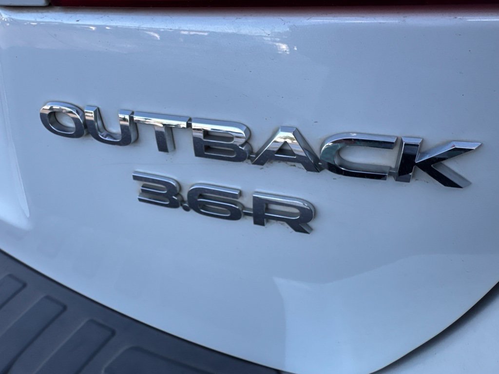 Used 2018 Subaru Outback 3.6R Limited AWD/4WD image 5