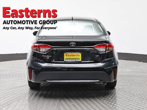 Used 2022 Toyota Corolla LE FWD image 6