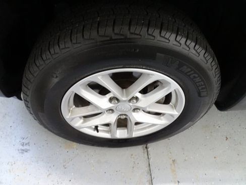 Certified 2023 Jeep Grand Cherokee Laredo X image 25