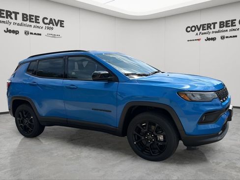 New 2026 Jeep Compass Latitude image 12