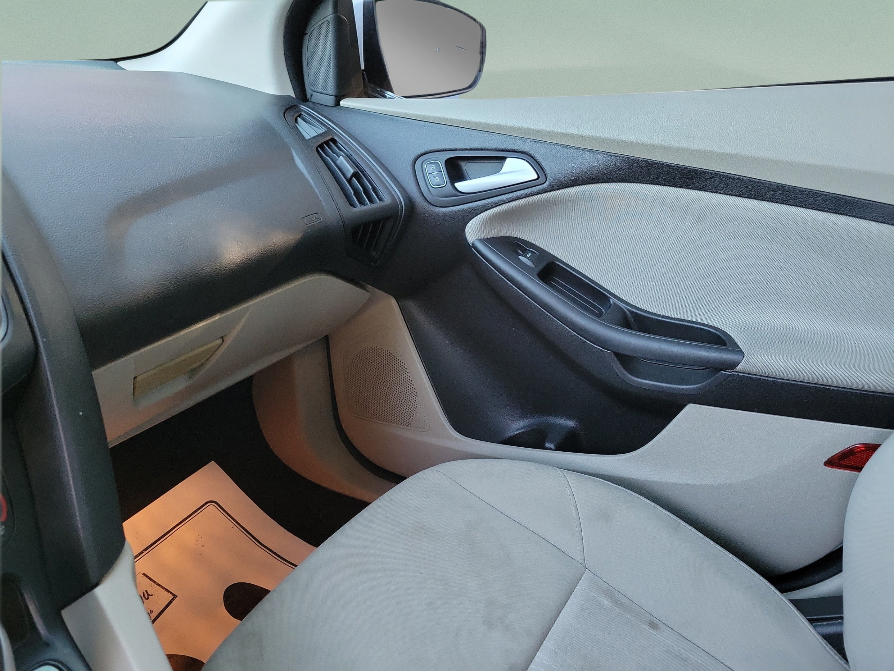 Used 2017 Ford Focus SE FWD image 20
